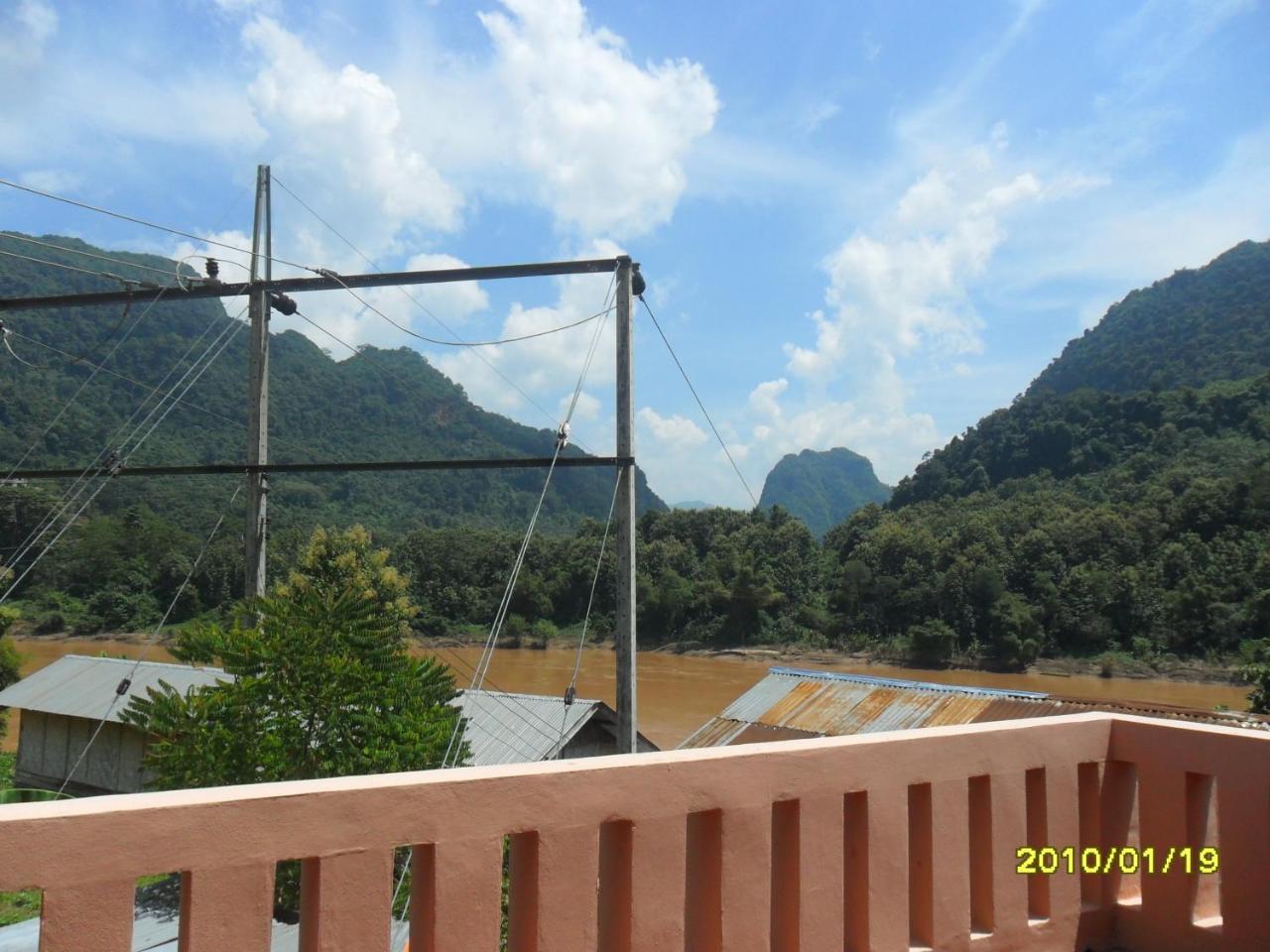 Lamorn Guesthouse Nongkhiaw Esterno foto